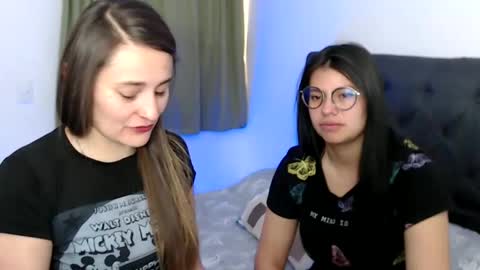 Snapshot of gumball_room chatting on January 18, 9:45 pm Vane blonde and Hazell black hair online show from January 18, 9:45 pm