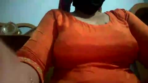 Snapshot of gurleen_kaur69 chatting on July 10, 10:07 am gurleen_kaur69 online show from July 10, 10:07 am