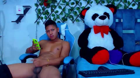 Snapshot of gurxxxt chatting on November 3, 1:56 pm Hakim online show from November 3, 1:56 pm