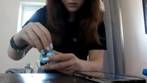 Snapshot of gussietackitt chatting on April 15, 5:58 am Alana online show from April 15, 5:58 am