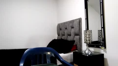 Snapshot of guykarim chatting on January 12, 1:27 pm karim online show from January 12, 1:27 pm