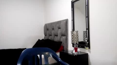 Snapshot of guykarim chatting on January 19, 7:25 am karim online show from January 19, 7:25 am