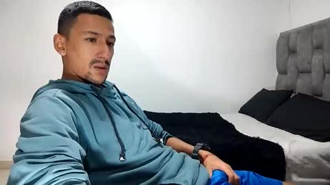 Snapshot of guykarim chatting on March 5, 12:00 pm karim online show from March 5, 12:00 pm