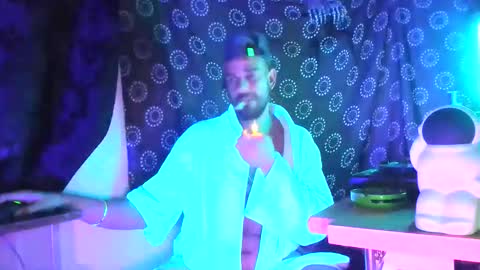 Snapshot of guyst_049 chatting on February 28, 11:28 pm GuyST049 online show from February 28, 11:28 pm