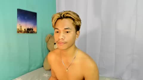 Snapshot of gwapoako100 chatting on December 6, 6:26 am Pitz Sonido Herndon online show from December 6, 6:26 am