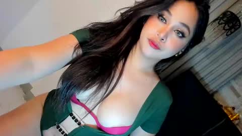 Gwyn online show from December 9, 6:01 am