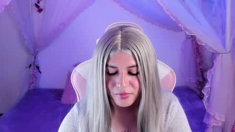 Isabella online show from April 28, 3:06 pm