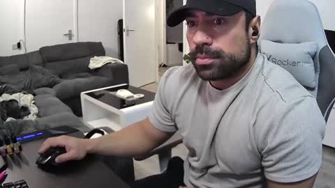 Snapshot of gymking999 chatting on February 10, 11:15 am gymking999 online show from February 10, 11:15 am