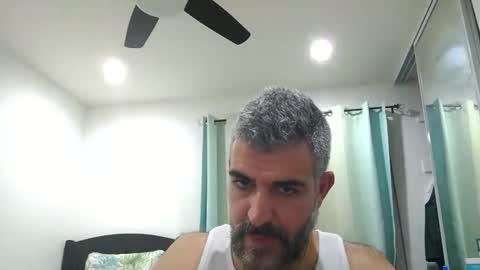 h0nest84 online show from January 12, 1:44 am