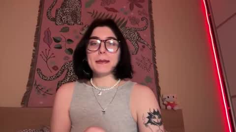 Snapshot of h3l9a_pataki chatting on February 2, 5:00 pm Helga online show from February 2, 5:00 pm