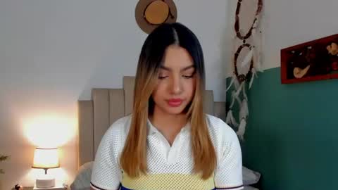 Snapshot of h3y_mia3 chatting on June 28, 3:12 am Paulina online show from June 28, 3:12 am