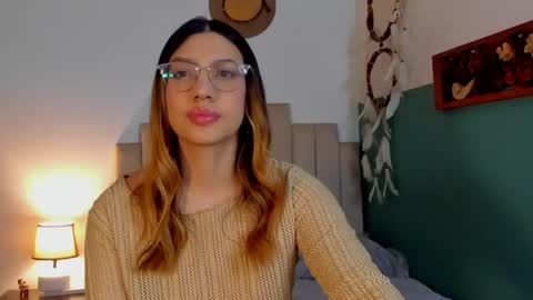 Snapshot of h3y_mia3 chatting on July 18, 4:05 am Paulina online show from July 18, 4:05 am