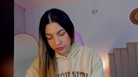 Snapshot of h3y_mia3 chatting on July 26, 4:53 am Paulina online show from July 26, 4:53 am
