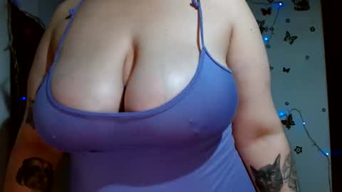 Snapshot of hada_dracanae chatting on December 8, 2:18 am Hada Dracanae online show from December 8, 2:18 am