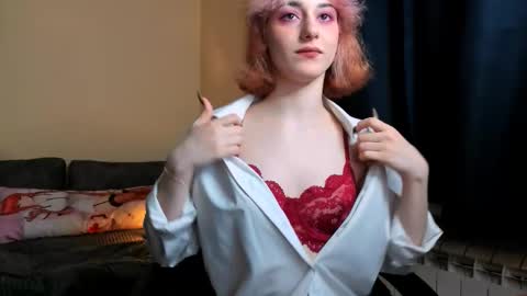 Snapshot of hadley_mills chatting on February 15, 2:58 pm hadley online show from February 15, 2:58 pm