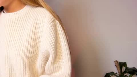 Hailey online show from September 18, 2:35 am