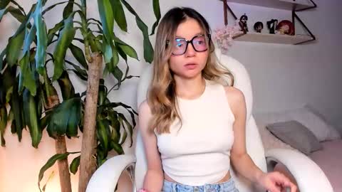 Hailey online show from January 12, 10:48 pm