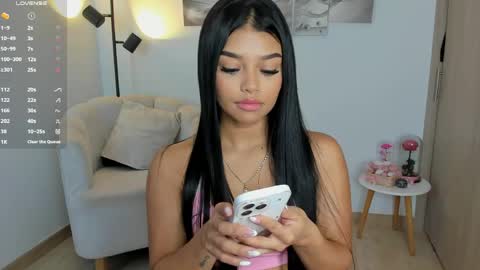 Snapshot of hailey_florez chatting on April 18, 7:07 pm hailey online show from April 18, 7:07 pm
