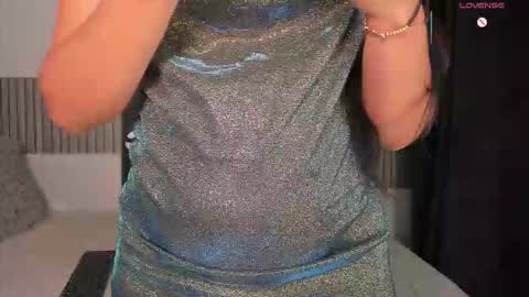 Snapshot of hailey_foxxx chatting on February 12, 1:39 pm laura online show from February 12, 1:39 pm