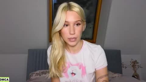 Snapshot of hailey_would chatting on February 17, 10:38 pm hailey_would online show from February 17, 10:38 pm