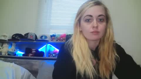 Snapshot of haileyakuma69 chatting on March 3, 11:24 pm Hailey and d online show from March 3, 11:24 pm