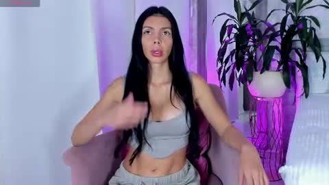 haileybecker_ online show from June 26, 11:58 am