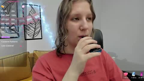 Snapshot of haileyfoxy chatting on February 19, 12:34 pm Hailey online show from February 19, 12:34 pm