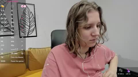 Snapshot of haileyfoxy chatting on February 24, 12:03 pm Hailey online show from February 24, 12:03 pm