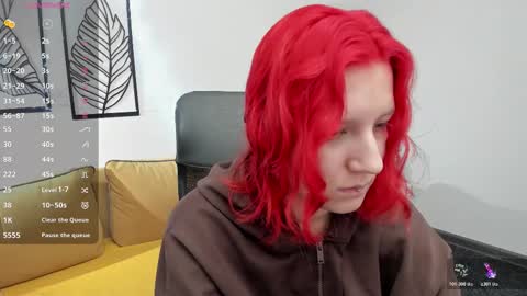 Snapshot of haileyfoxy chatting on March 10, 12:10 pm Hailey online show from March 10, 12:10 pm
