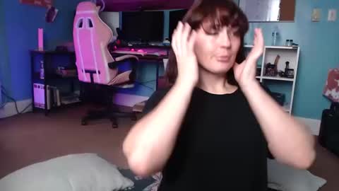 Snapshot of haileyharper chatting on October 14, 3:46 pm Hailey Harper online show from October 14, 3:46 pm