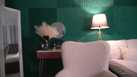 Hailey online show from February 19, 4:30 am