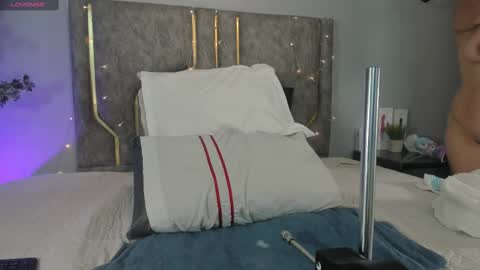 haileystonei online show from September 11, 11:32 am