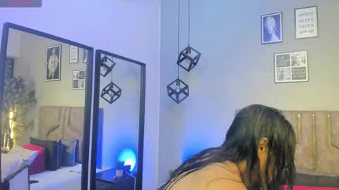 haileystonei online show from February 13, 11:39 am