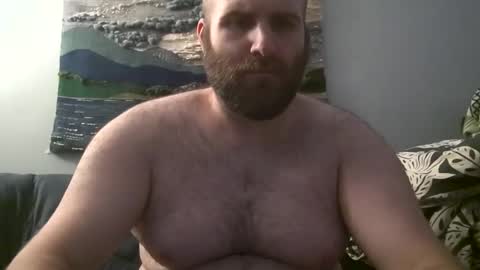 Snapshot of hairiestbear chatting on December 3, 7:21 am Hairiest Bear online show from December 3, 7:21 am