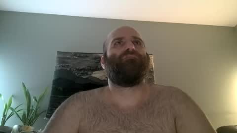 Snapshot of hairiestbear chatting on March 1, 5:53 am Hairiest Bear online show from March 1, 5:53 am