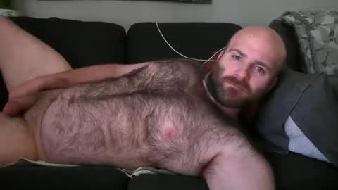 Snapshot of hairiestbear chatting on June 1, 2:41 pm Hairiest Bear online show from June 1, 2:41 pm