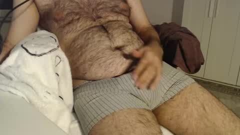 Snapshot of hairy_boy29 chatting on September 20, 10:33 pm hairy_boy29 online show from September 20, 10:33 pm
