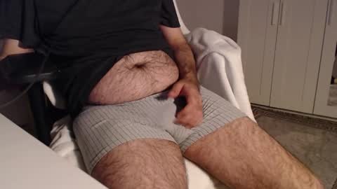 Snapshot of hairy_boy29 chatting on October 19, 9:48 pm hairy_boy29 online show from October 19, 9:48 pm