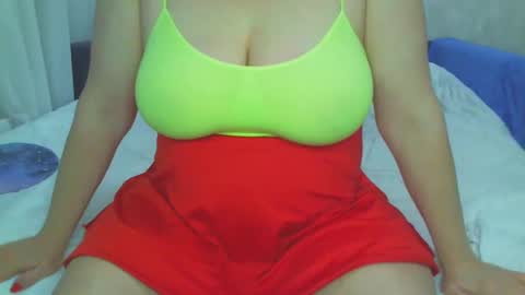 Snapshot of hairy_vi chatting on December 17, 11:59 pm hairy vicky online show from December 17, 11:59 pm