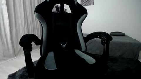 Snapshot of hairycuss chatting on January 2, 4:56 pm Adam online show from January 2, 4:56 pm