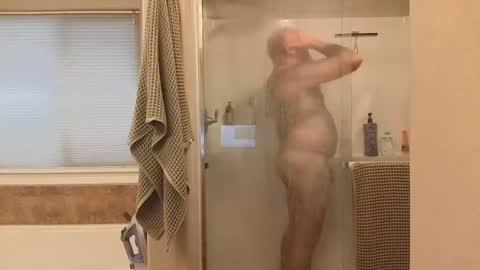 Snapshot of hairydaddreams chatting on August 6, 1:46 pm hairydaddreams online show from August 6, 1:46 pm