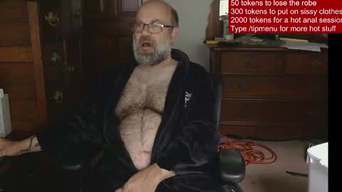 HairyDaddyBear69 online show from May 26, 11:50 am