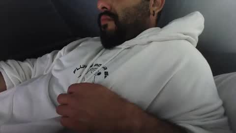 Snapshot of hairymann96 chatting on November 9, 8:07 pm hairymann96 online show from November 9, 8:07 pm