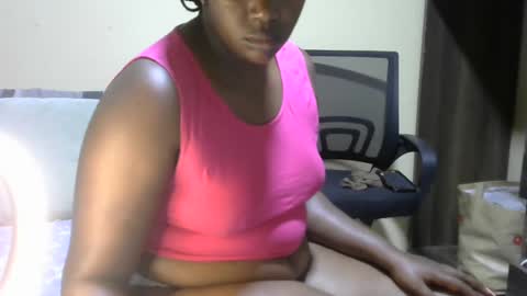 Snapshot of hairypussybigassy001 chatting on December 28, 6:29 pm hairypussybigassy001 online show from December 28, 6:29 pm