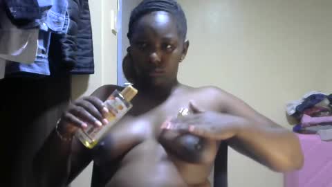 Snapshot of hairypussybigassy001 chatting on January 15, 1:09 pm hairypussybigassy001 online show from January 15, 1:09 pm