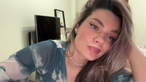 Snapshot of haley_rune chatting on February 27, 5:47 pm haley_rune online show from February 27, 5:47 pm