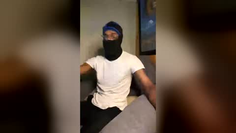 Snapshot of halfmaskedgooner chatting on August 1, 5:45 pm halfmaskedgooner online show from August 1, 5:45 pm
