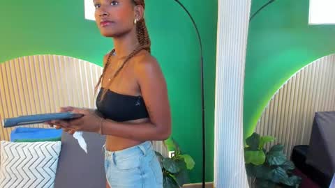 Snapshot of halleylorens chatting on September 27, 7:13 am Halley Lorens online show from September 27, 7:13 am