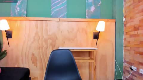 Snapshot of halleylorens chatting on February 5, 12:21 pm Halley Lorens online show from February 5, 12:21 pm