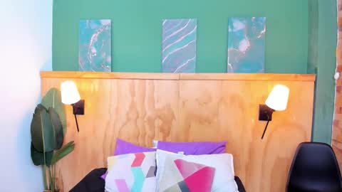 Snapshot of halleylorens chatting on February 7, 7:06 pm Halley Lorens online show from February 7, 7:06 pm